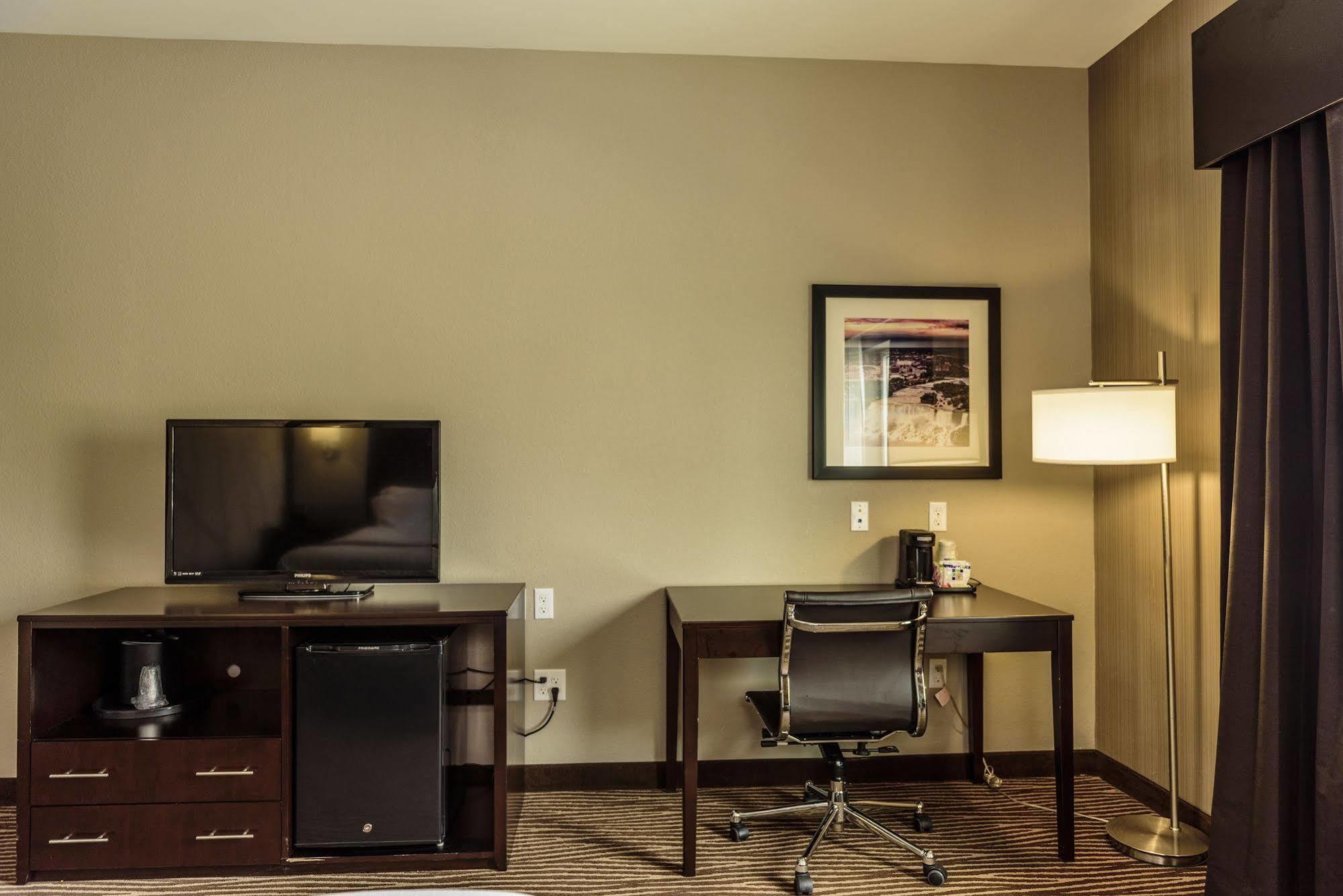 Holiday Inn Express & Suites Cheektowaga North East By Ihg Dış mekan fotoğraf